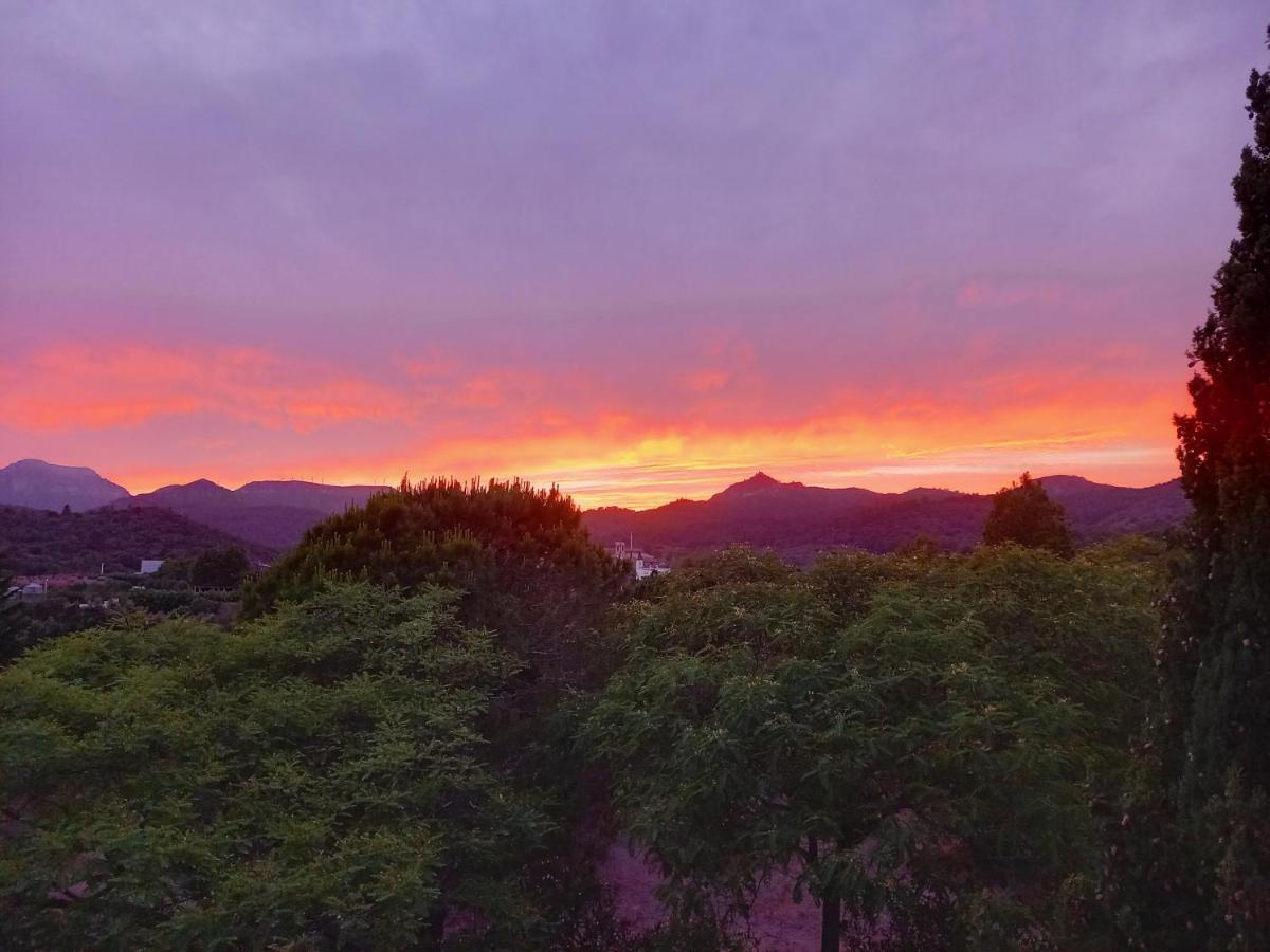 Vilanova de EscornalbouL'Albaida, Tranquility, Views Of Sea And Mountainsアパートメント エクステリア 写真